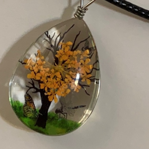 Hand Crafted Jewelry - 🦋3/$30🦋Beautiful Dried Flower Resin Pendant on 17.3” Black Cord w/ 2” extender